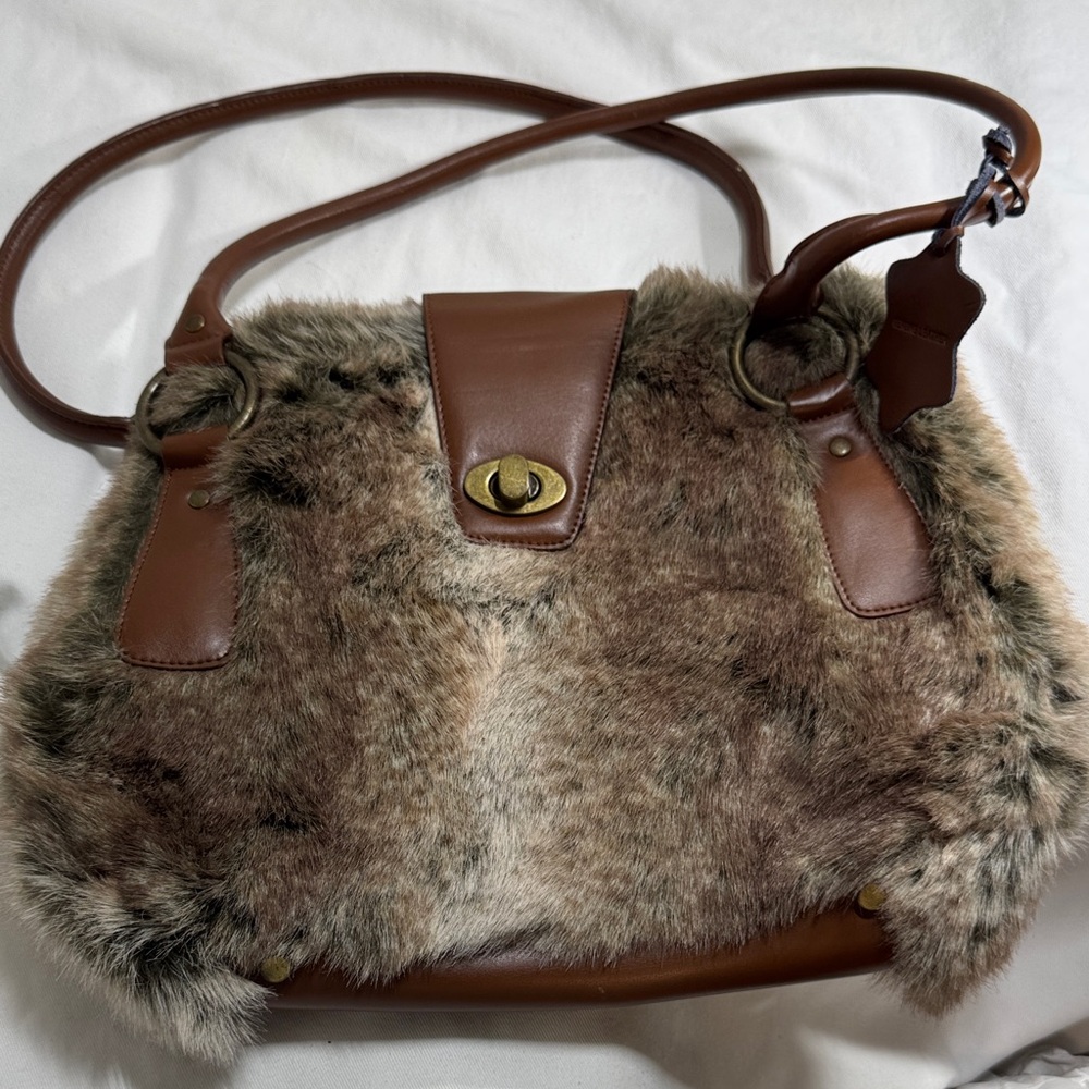Chic Faux Fur and Leather Shoulder Bag